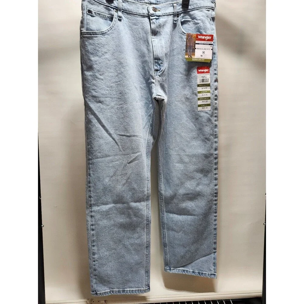 Wrangler Five Star Regular Fit Jeans – Men’s 36x30 Light Wash.           #101